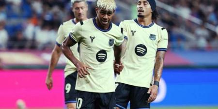 إشبيلية في مواجهة صعبة ضد برشلونة بالدوري الإسباني