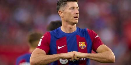 برشلونة يقرر عدم تجديد عقد مهاجمه ليفاندوفسكي