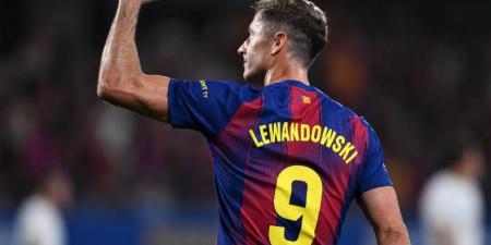 برشلونة يعلن إصابة ليفاندوفيسكي.. وموقفه من الكلاسيكو