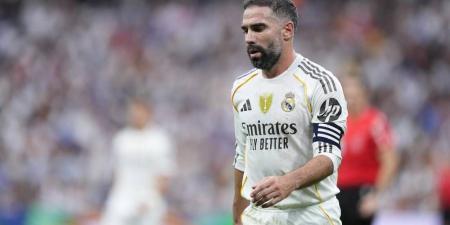 ريال مدريد يعلن إصابة كارفاخال في الركبة وخضوعه لعملية تنظير بعد "الكلاسيكو"