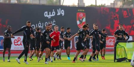 هل رصد الأهلي مكافأت خاصة للاعبيه؟.. مصدر يُجيب