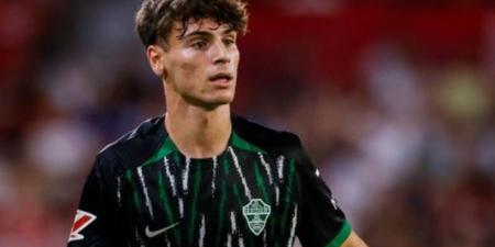 بيدري الجديد يتحدى برشلونة.. موهبة إلتشي تنتظر التألق أمام البارسا