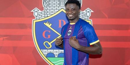 بعد فسخ عقده مع الرجاء.. بيكورو ينضم رسميا إلى نادي تشافيس البرتغالي