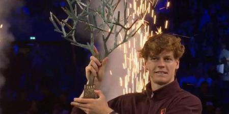 الإيطالي سينر يستعيد صدارة التصنيف العالمي للتنس بعد فوزه بلقب باريس