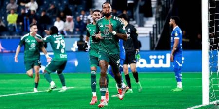 موقف ثنائي الأهلي من مباراة الاتحاد في دوري روشن