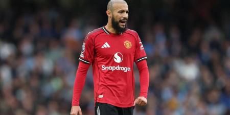 أموريم يُعيد مزراوي إلى التشكيلة الأساسية لمانشستر يونايتد أمام توتنهام