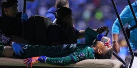 إصابة مروعة لحارس كولومبيا بعد تدخل عنيف من كاراسكويلا