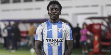 اتحاد طنجة المنقوص عدديا يحقق فوزه الأول في البطولة الاحترافية بانتصاره على نهضة بركان (1-0)