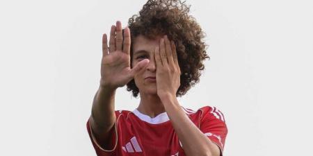 فيديوجراف | الحاوي منة طار .. صاحبة 4 رحلات احترافية ومن حواري عين شمس لقمة مجد الكرة النسائية