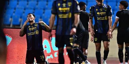 مدرب التعاون يحسم مصير نجمه بعد اهتمام الهلال.. تقارير