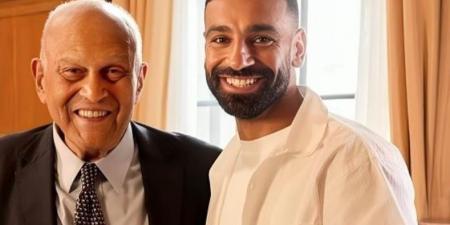 مجدي يعقوب يكشف في حواره مع محمد صلاح: أجريت 30 ألف عملية قلب وأبي كان سبب مسيرتي