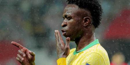 أسطورة إسبانيا ينتقد فينيسيوس ويكشف كواليس علاقته مع تشابي ألونسو