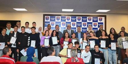 الزهور يكرم أبطال السباحة الطويلة بعد حصولهم على المركز الثاني للدرع العام