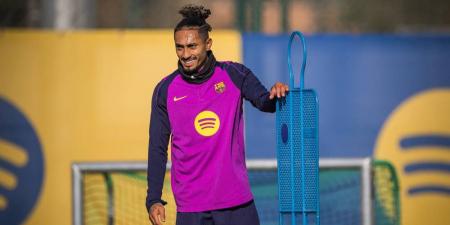 بعد غياب دام قرابة شهرين.. رافينيا يعود في مباراة افتتاح "كامب نو"