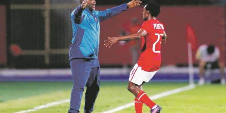 كايزر تشيفز يكشف حقيقة رغبة التعاقد مع موسيماني وبيرسي تاو