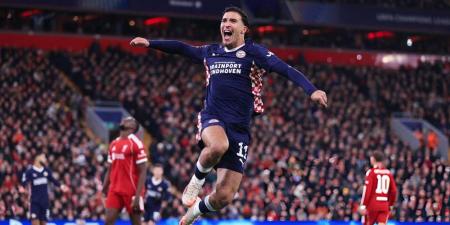 الدريوش يسجل "ثنائية" في فوز آيندهوفن على ليفربول (1-4) بمشاركة الصيباري وصلاح الدين في دوري الأبطال