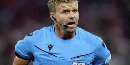 السويدي جلين نيبيرج يدير افتتاح كأس العرب 2025 بين قطر وفلسطين