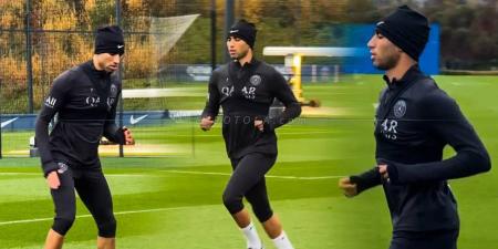 أخبار سارة للمنتخب المغربي.. حكيمي يعود للتداريب الفردية ويسير بتباث لاستعادة جاهزيته قبل "الكان"