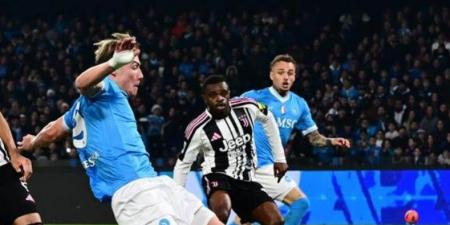 نابولي يسقط يوفنتوس ويصعد إلى صدارة الدوري الإيطالي