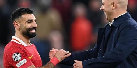 تقرير: اجتماع حاسم بين سلوت وصلاح.. وشرط واحد لإنهاء الأزمة