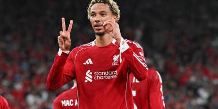 إيكيتيكي: أعتبر محمد صلاح قدوة لي.. ومشاركة الملعب معه بمثابة نعمة