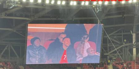 بقميص حكيمي.. مبابي حاضر بمدرجات ملعب "مولاي عبد الله" لمتابعة مباراة المغرب ومالي