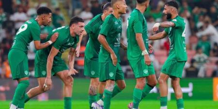 أهلي جدة ضيفا ثقيلا على الفتح في دوري روشن