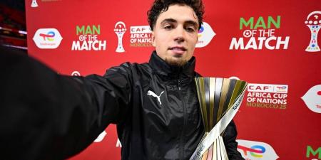 العيناوي ينال جائزة أفضل لاعب في مباراة المغرب ومالي