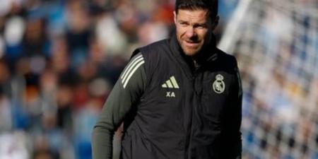 تشابي ألونسو على حافة الهاوية.. يناير شهر الحسم والسعودية مفتاح البقاء في ريال مدريد