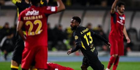 ضمك يوقف سلسلة انتصارات الاتحاد في الدوري السعودي ويفرض عليه التعادل