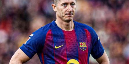 ليفاندوفسكي يدرس الرحيل عن برشلونة.. منافسة أمريكية وسعودية لضمه