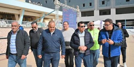 تطبيق الكود الطبي.. وزير الرياضة يشهد منافسات بطولة القاهرة للسباحة بالزعانف