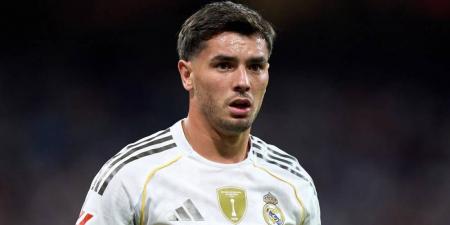 براهيم دياز يعود إلى دكة بدلاء ريال مدريد.. المغربي احتياطي ضد فياريال