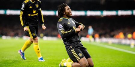 ثنائية مانشستر يونايتد تُسقط حلم أرسنال في معادلة رقم تشيلسي التاريخي رفقة مورينيو