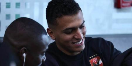 توافد لاعبي الأهلي إلى مطار القاهرة استعدادًا للسفر لتنزانيا لمواجهة يانج أفريكانز