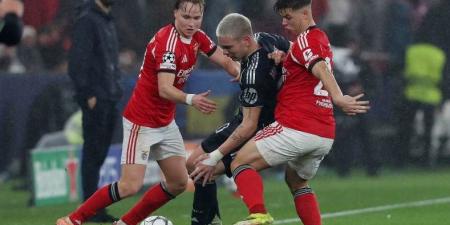 بنفيكا يهزم ريال مدريد ويجبره على خوض ملحق دوري أبطال أوروبا