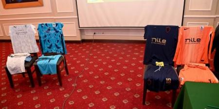 الزمالك بالزي البديل في مواجهة المصري بالكونفدرالية