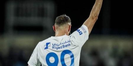 كريم بنزيما يفتتح التسجيل للهلال في مرمى الأخدود في أولى مشاركاته