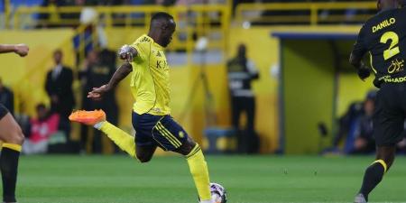 النصر يضرب الاتحاد بثنائية مثيرة ويطارد الهلال على قمة دوري روشن