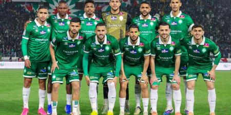 حضور وكيل لاعبين بمقر إقامة الرجاء ليلة المباراة يثير غضب الزيات وعقوبات مرتقبة على اللاعبين