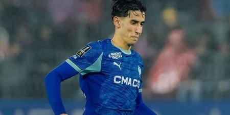 الانتقادات تطال نايف أكرد بعد خسارة أولمبيك مارسيليا أمام ستاد بريست