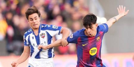 ألفاريز لاعب ليفانتي: "برشلونة فريق يجعلك تشعر بالإرهاق"