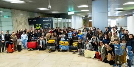 في رحلة خاصة تضم 150 شخصا.. الاتحاد الإسباني يعيد لاعبيه المحترفين وعائلاتهم من الشرق الأوسط