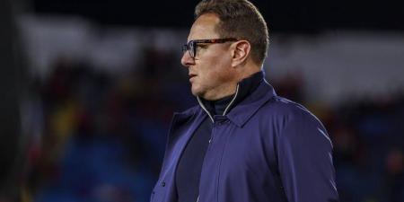 بنهاشم: "أنا حاليا مدرب الوداد والدليل هو تواجدي اليوم في الندوة الصحفية"