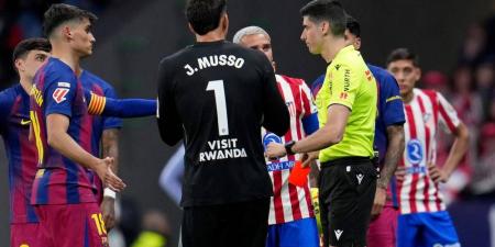 أتلتيكو مدريد يعبر عن استيائه من تدخلات الـ"VAR" أمام ريال مدريد وبرشلونة