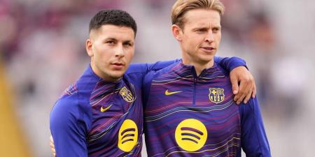 دي يونغ يعود لتدريبات برشلونة قبل مواجهتي إسبانيول وأتلتيكو مدريد