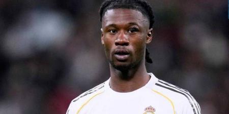 كامافينغا ينهار في غرفة ملابس ريال مدريد بعد الإقصاء أمام بايرن ميونخ في دوري الأبطال!