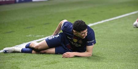 "ليكيب": "حكيمي اضطر لمواصلة مباراة بايرن ميونخ رغم الإصابة بسبب استنفاد تبديلات باريس سان جيرمان"