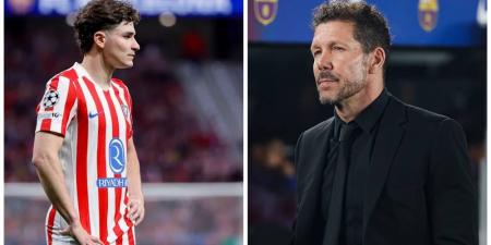 سيميوني: "من الطبيعي أن يرغب برشلونة في ضم جوليان ألفاريز"