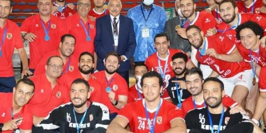 مصدر ليلاكورة.. كرة يد.. 40 ألف جنيه مكافأة لكل لاعب بالأهلي بعد الفوز بكأس افريقيا